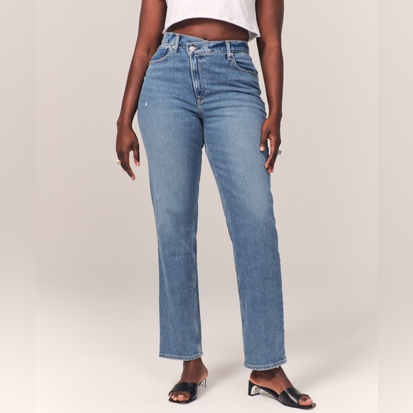 Abercrombie & Fitch Denim - Abercrombie Curve Love Crossover 90s Straight Ultra High Rise Jeans